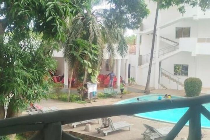 Pool 15 of 27