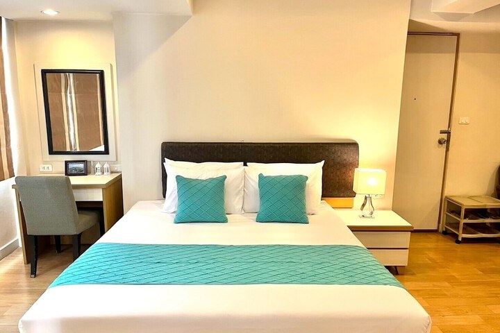 Room 5 of 23