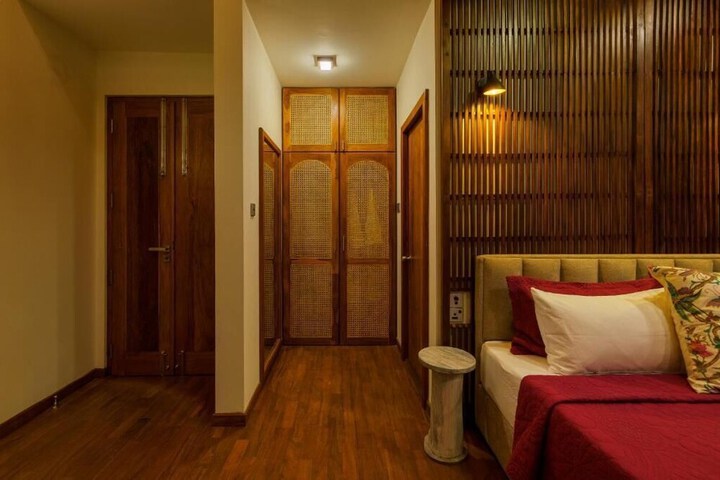 Room 15 of 36