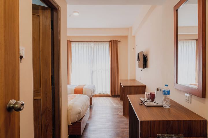 Room 27 of 48