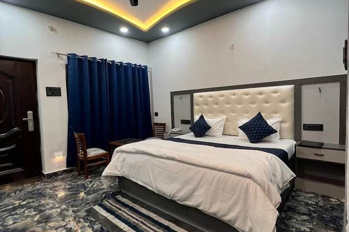 Room 14 of 37