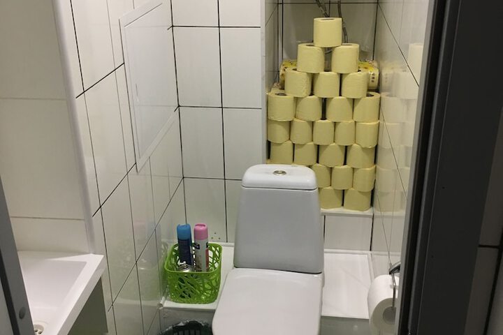 Room 6 of 17