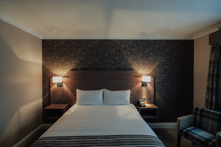 Room 16 of 72
