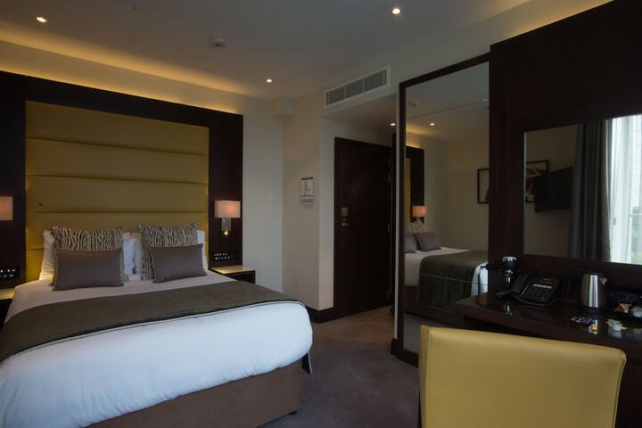 Room 32 of 95