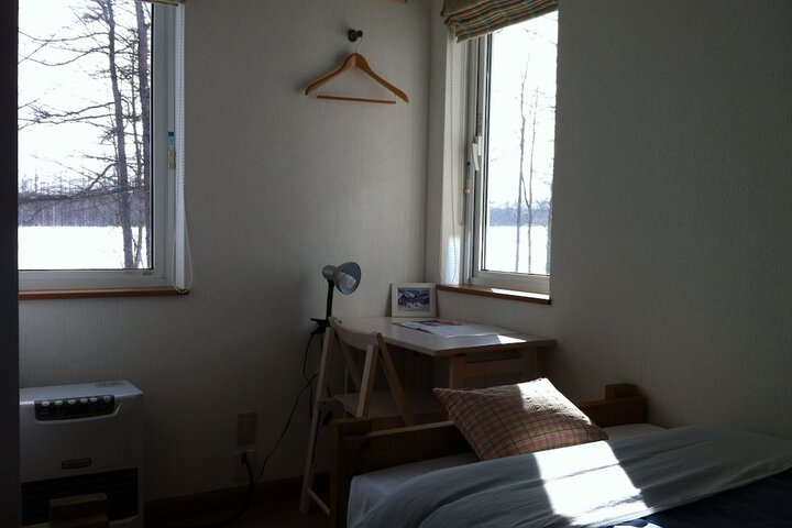 Room 6 of 60