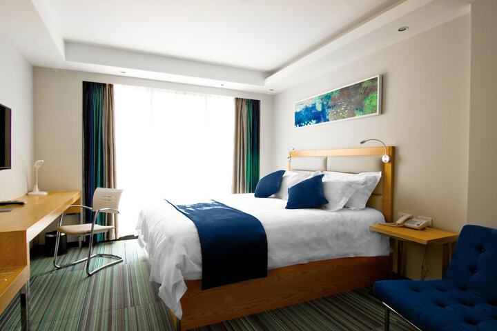 Room 13 of 34
