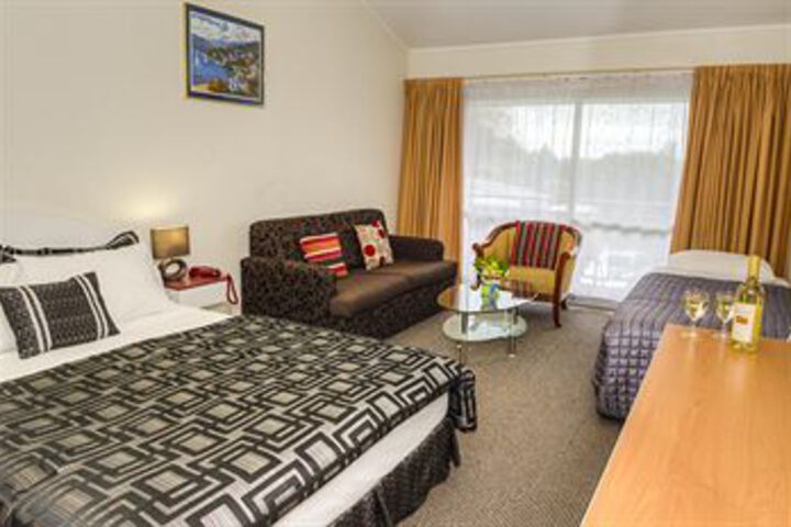 Room 8 of 32