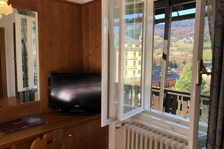 Room 17 of 72