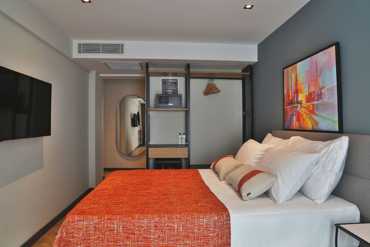 Room 17 of 51
