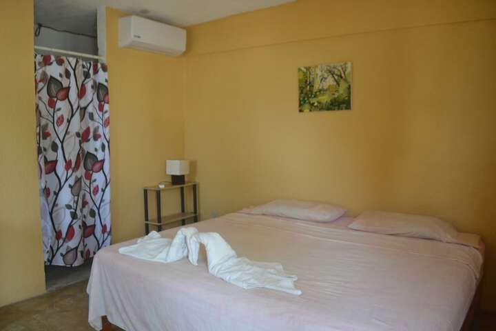 Room 11 of 23