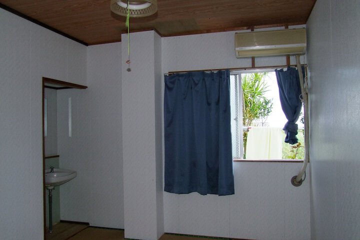 Room 5 of 38