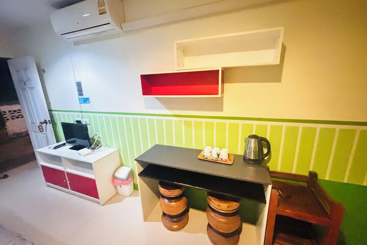 Room 10 of 24