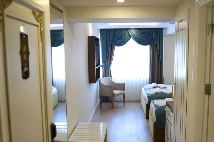 Room 19 of 76