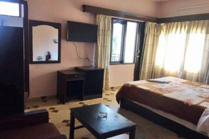 Room 3 of 38