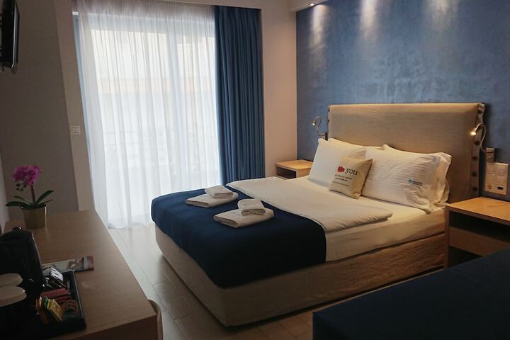 Room 5 of 38