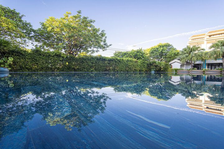 Pool 39 of 60