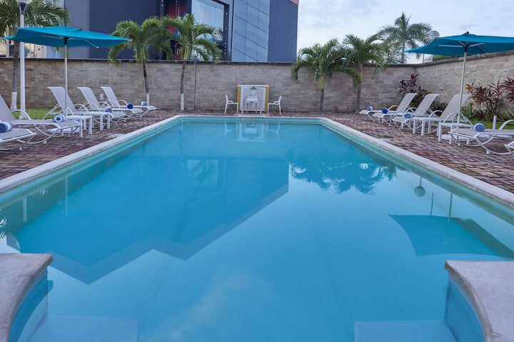 Pool Hotel