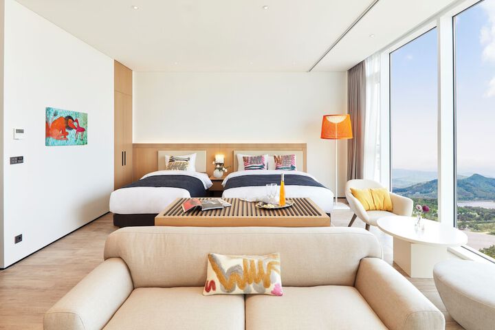 Room 2 of 22