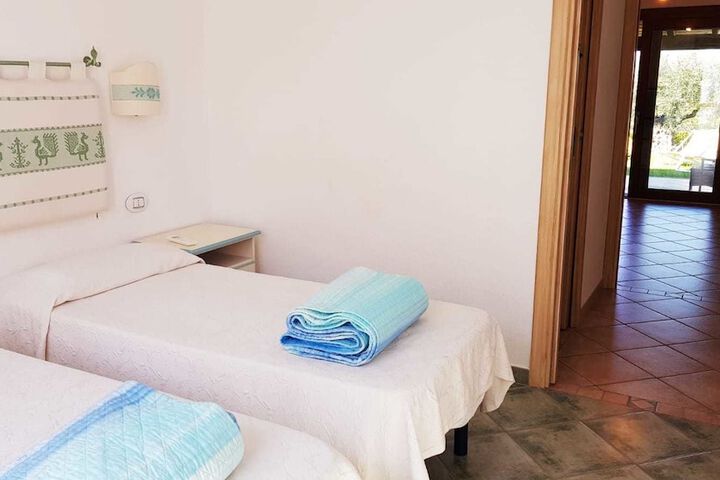 Room 3 of 20