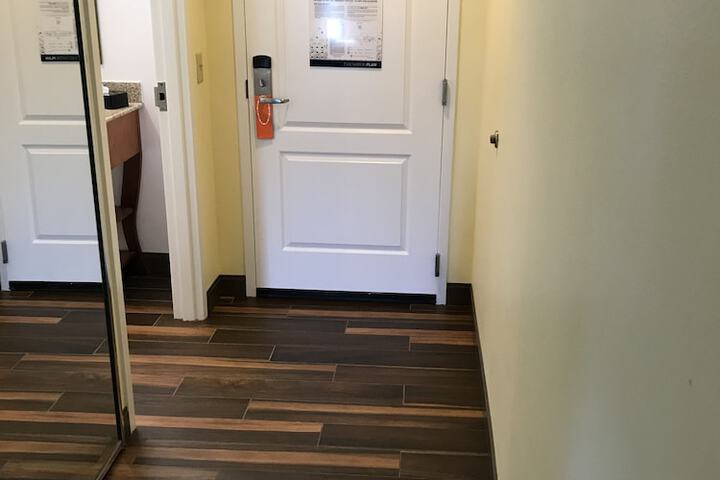 Room 15 of 121