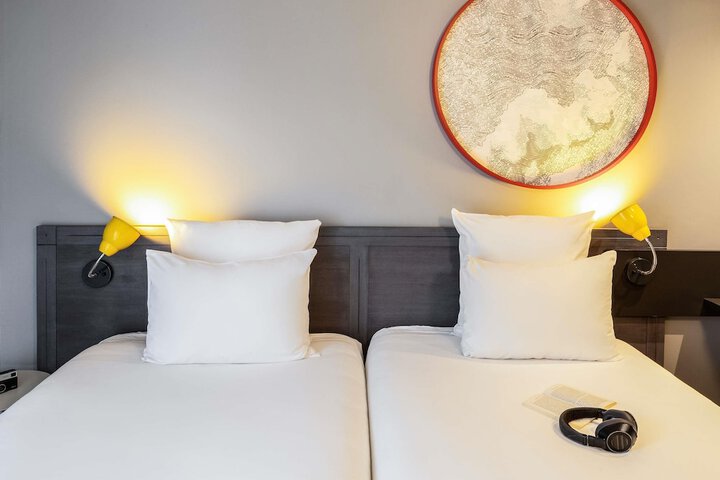 Room 13 of 60