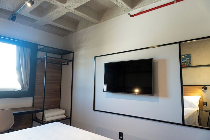 Room 17 of 122