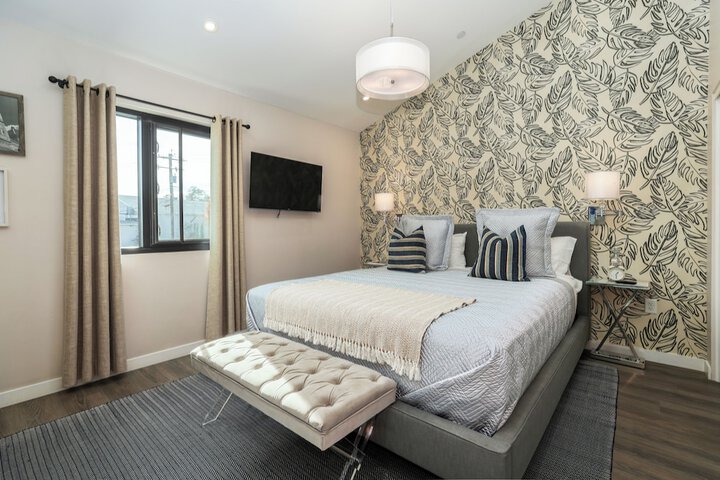 Room 2 of 31