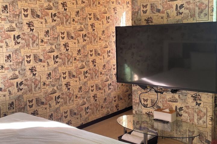 Room 68 of 81
