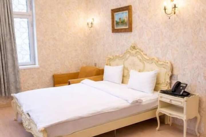Room 3 of 25