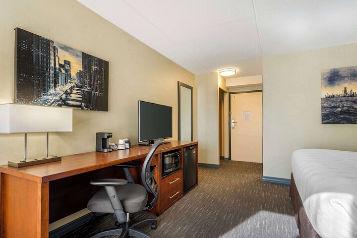 1 King Bed Microwave and Refrigerator Full Breakfast (29 of 29)