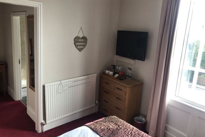 Room 27 of 80