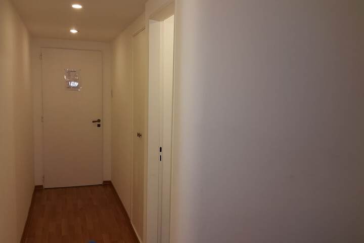 Room 3 of 33