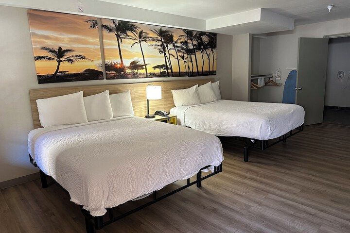 1 Queen Bed (14 of 15)