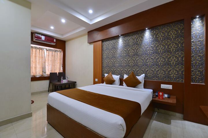 Room 8 of 11