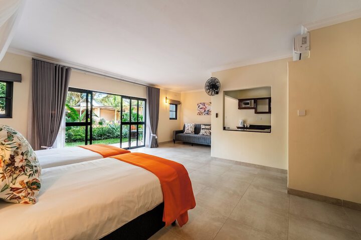 Room 4 of 18