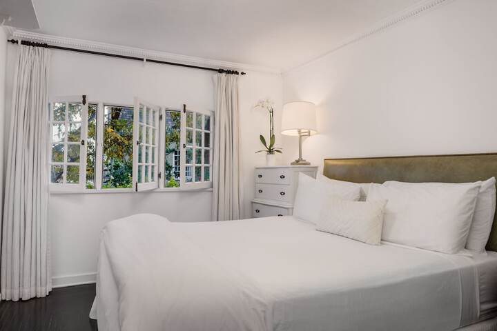 Room 4 of 65