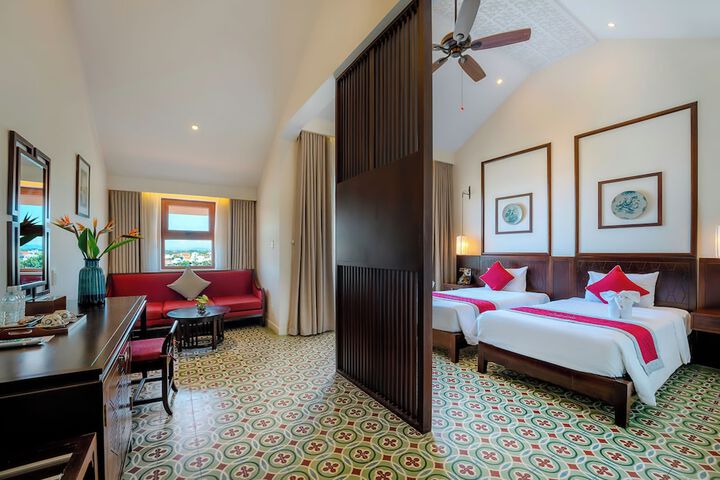Room 15 of 48