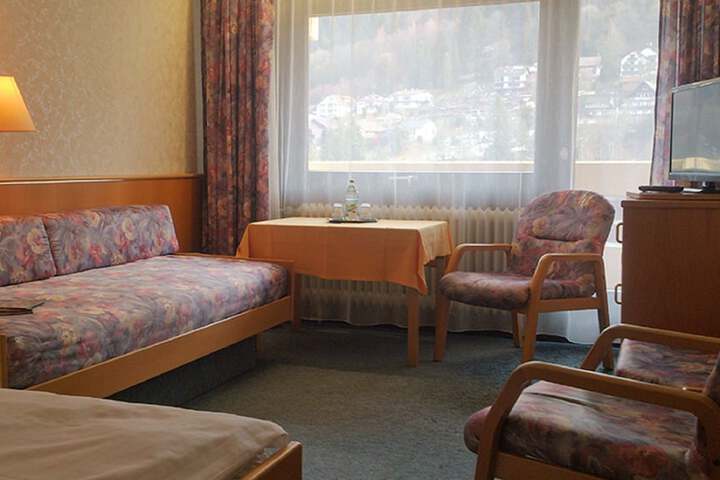 Room 3 of 47