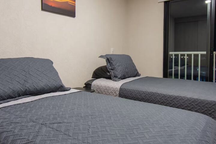 Room 4 of 15