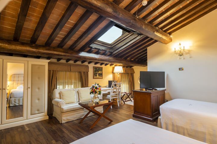 Room 40 of 106