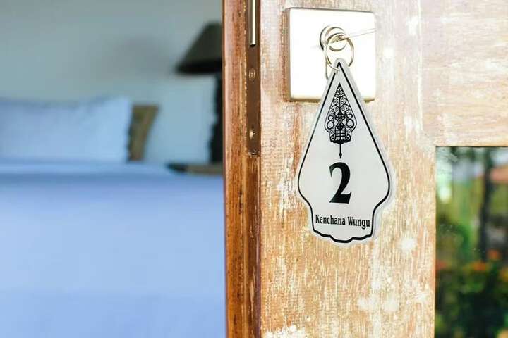 Room 14 of 49