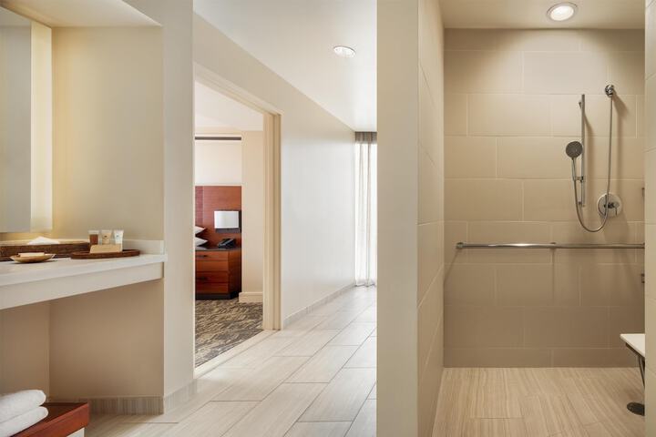 Bathroom shower