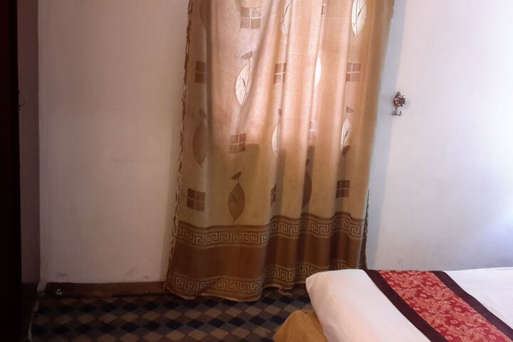 Room 15 of 28