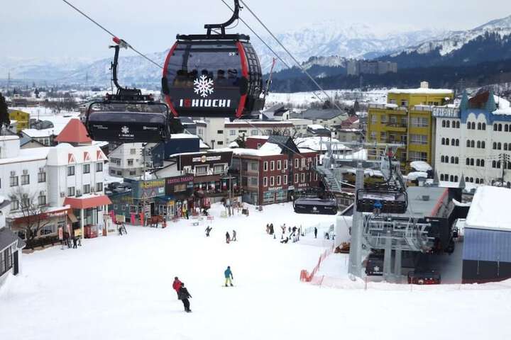 Snow and ski sports