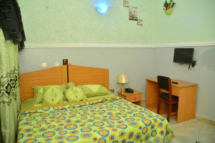Room 7 of 8