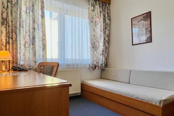 Room 50 of 137