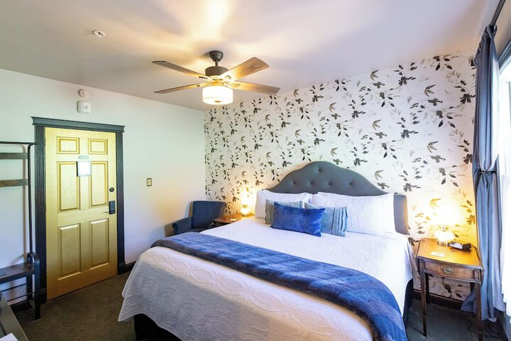 Room 30 of 89