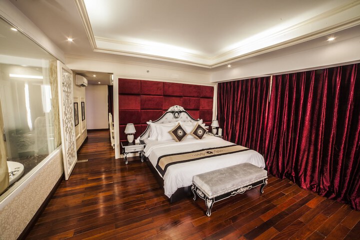 Room 12 of 60