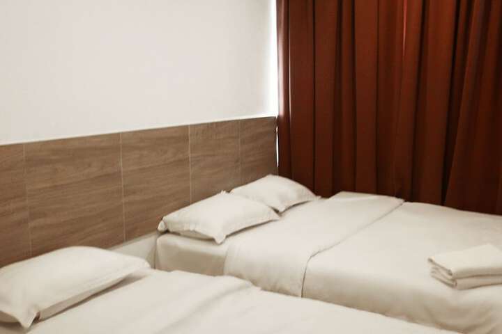 Room 4 of 27