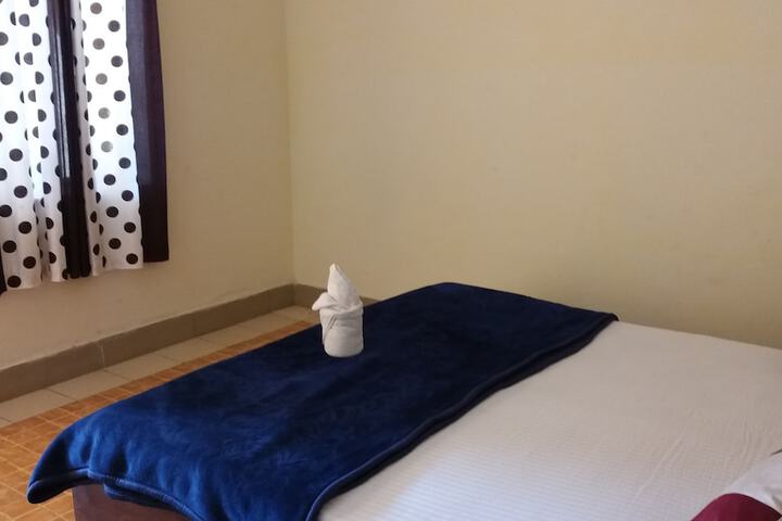 Room 6 of 15